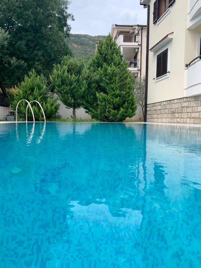 Lastochka.Mne Apartments Baošići Exterior foto