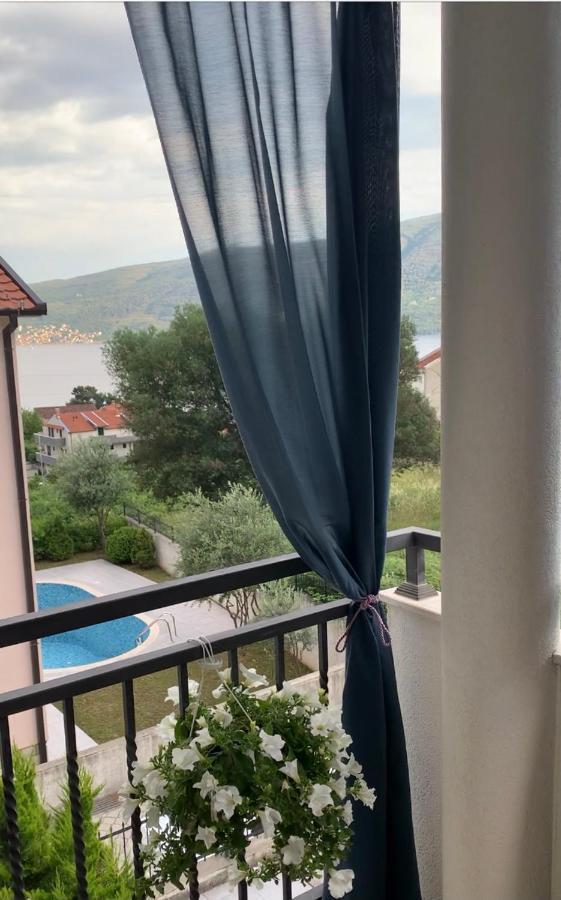 Lastochka.Mne Apartments Baošići Exterior foto