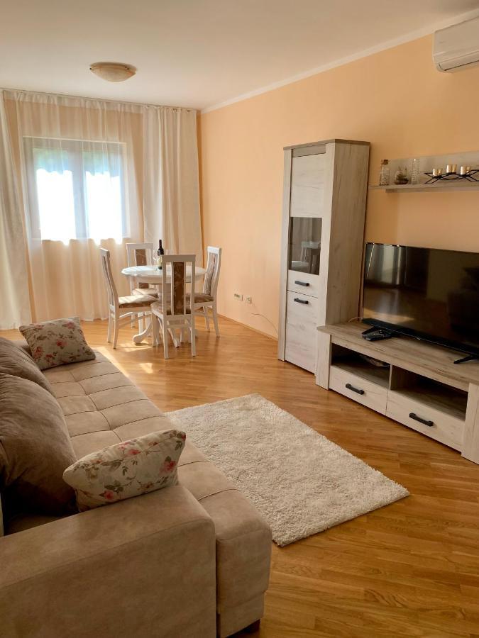 Lastochka.Mne Apartments Baošići Exterior foto